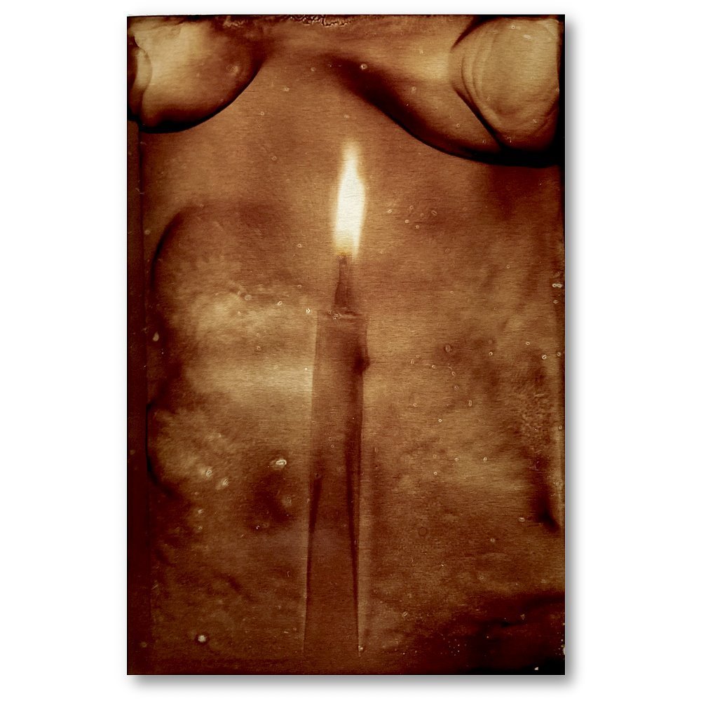 Heliographie, Candle, Unikat, 2023, hergestellt nach dem Verfahren von Joseph Nicéphore Niépce aus dem Jahr 1822.