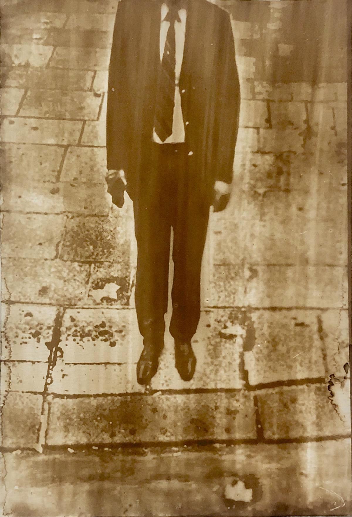 Przemek Zajfert, "The Man with a Plane Tree Leaf" – heliograph from Google Street View Frame, Paris, 1 Quai de la Corse, August 2012. Heliography Project 1827–2027 Przemek Zajfert, "The Man with a Plane Tree Leaf" – heliograph from Google Street View Frame, Paris, 1 Quai de la Corse, August 2012. Heliography Project 1827–2027
